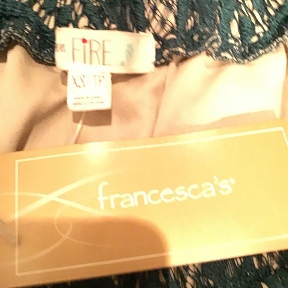 Francesca’s Collections Green Lace off the Shoulder Dress Size XS - Picture 2 of 2